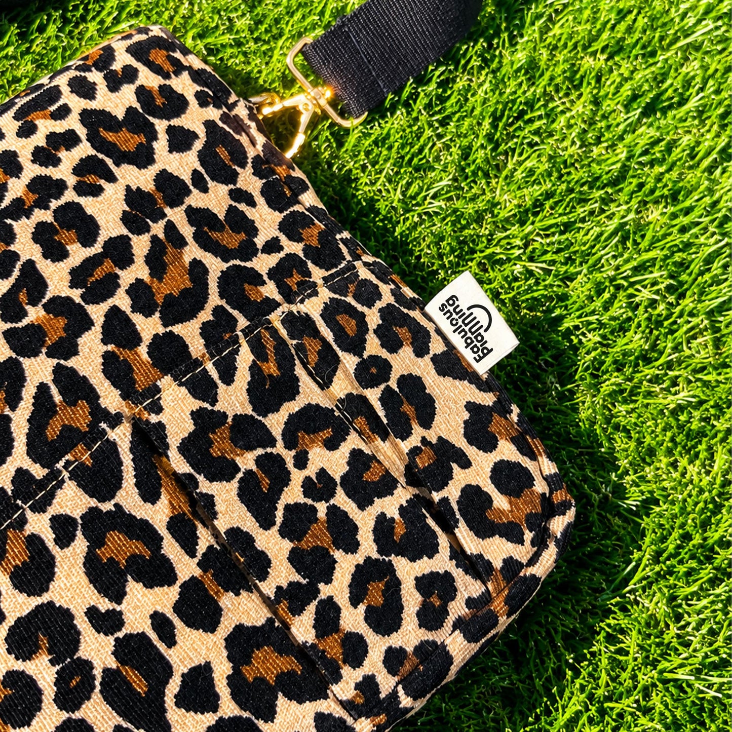 ✨FREE✨ Cosy Bag