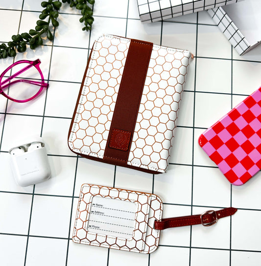 Freebie Honeycomb Travel Organiser